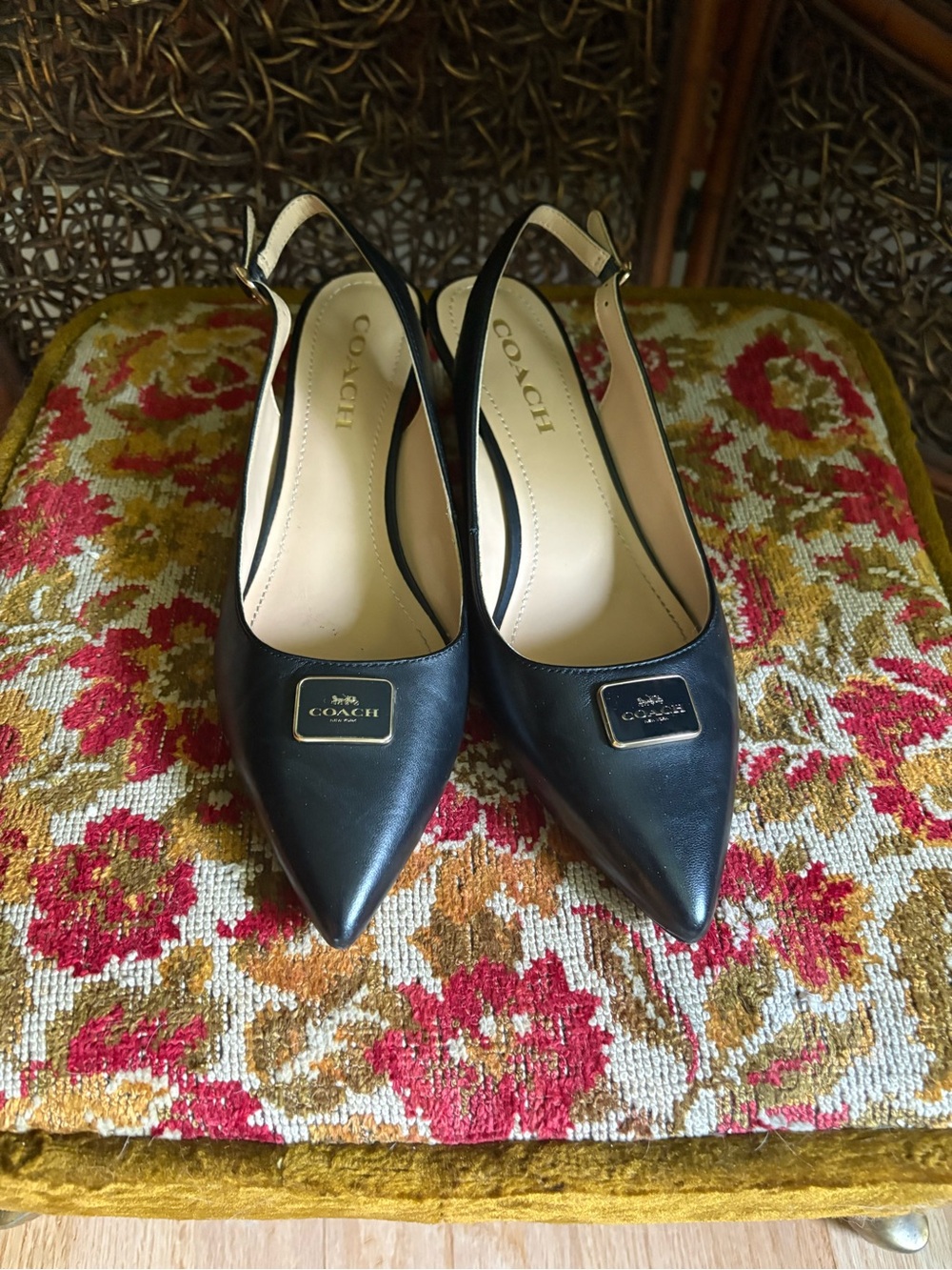 Coach Black Leather Slingback Kitten Heels Pointed Toe Pumps Size 8.5 - Picture 2 of 5